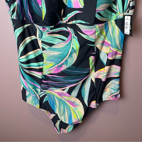 NWT Torrid Wireless Mesh High Neck One Piece Swimsuit 2X - Picture 6 of 11